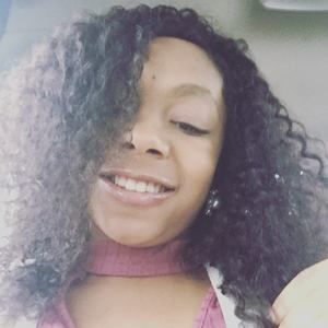 Meet your Posher, Adaya